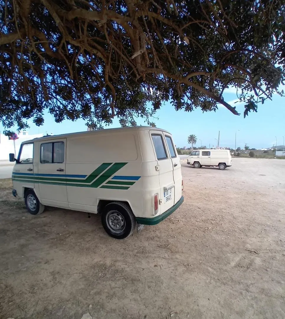 Vintage Camper Van Explore Driving Mallorca - Full Equip パルマ・デ・マリョルカ アパート